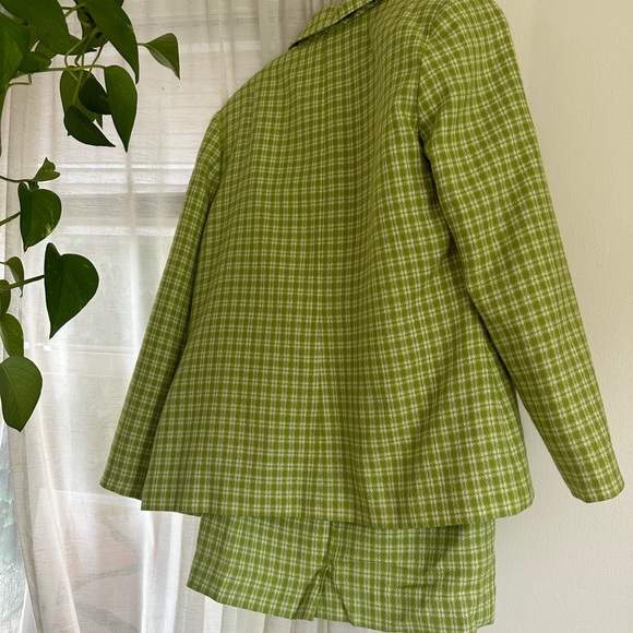 Vintage Loriana green checkered jacket and skirt set. - Picture 5 of 7